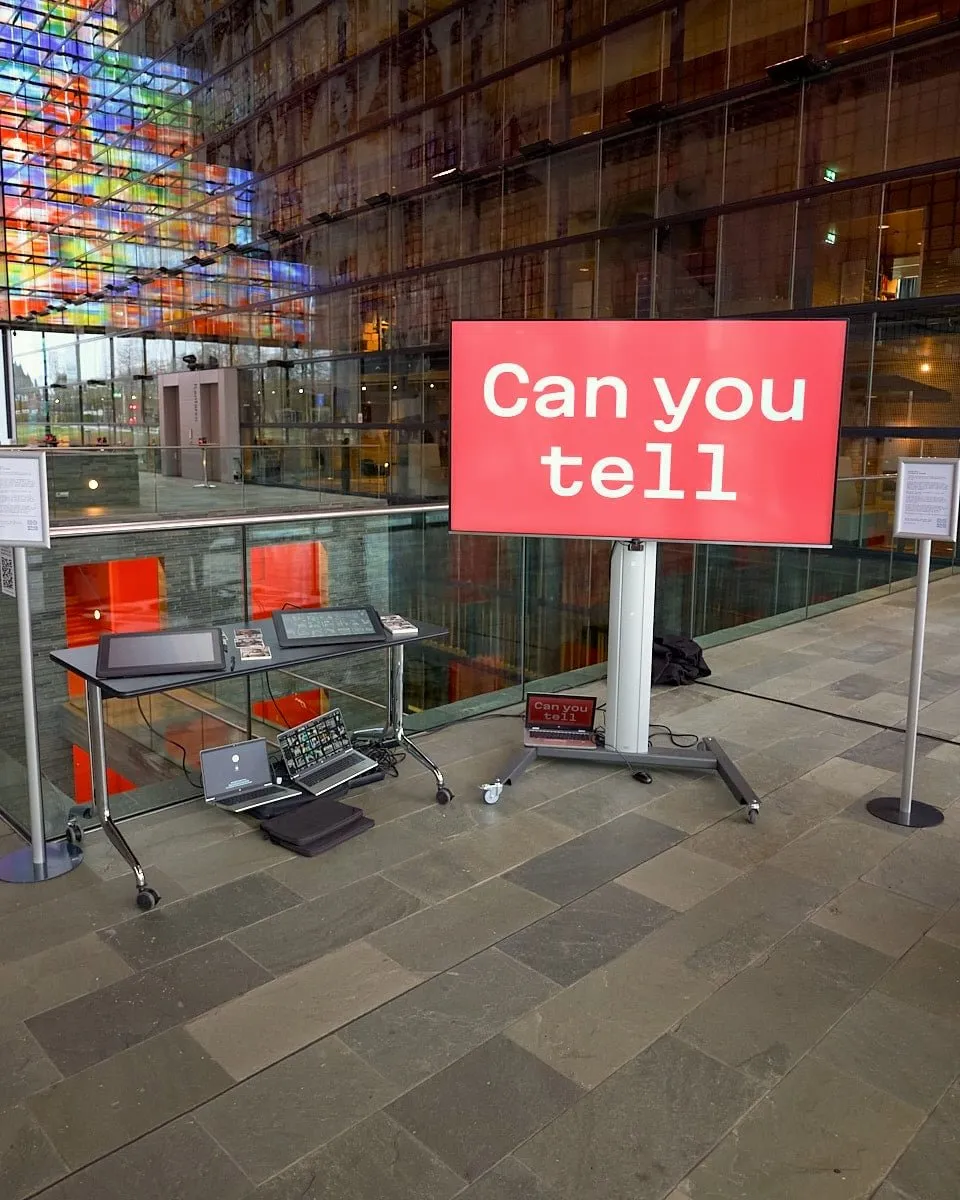 Installation at the Institute of Sound and Vision. 'Can you tell what do you see?'